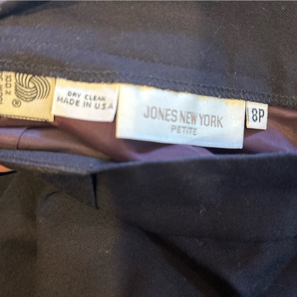 Jones New York suiting skirt. Navy blue Petites 8P - Picture 10 of 10